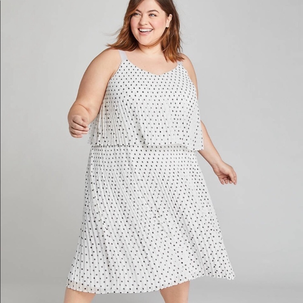 NWT Pleated flattering dress, white w/black polka-dots